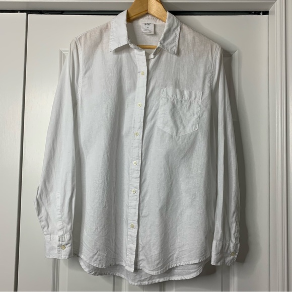 GAP Tops - GAP The Easy Fit White Linen Blend Women’s Button-Down Shirt Size S
